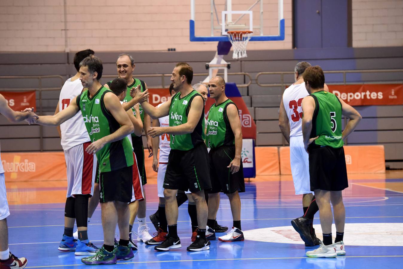 La organización apuesta por una segunda edición de este torneo de baloncesto para veteranos que ha reunido en Murcia a 26 equipos, 9 países y 15 nacionalidades