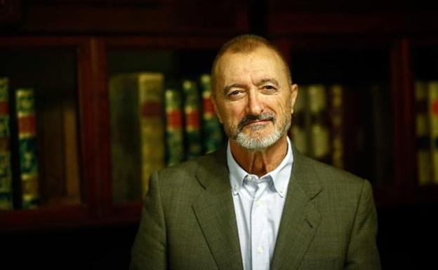 Arturo Pérez-Reverte.