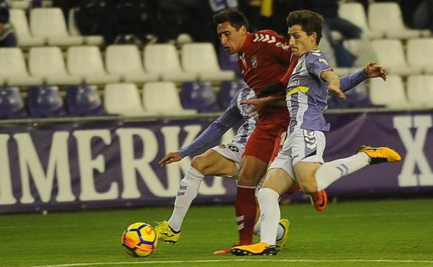 Lance del partido entre el Lorca FC y el Real Valladolid en el José Zorrilla.