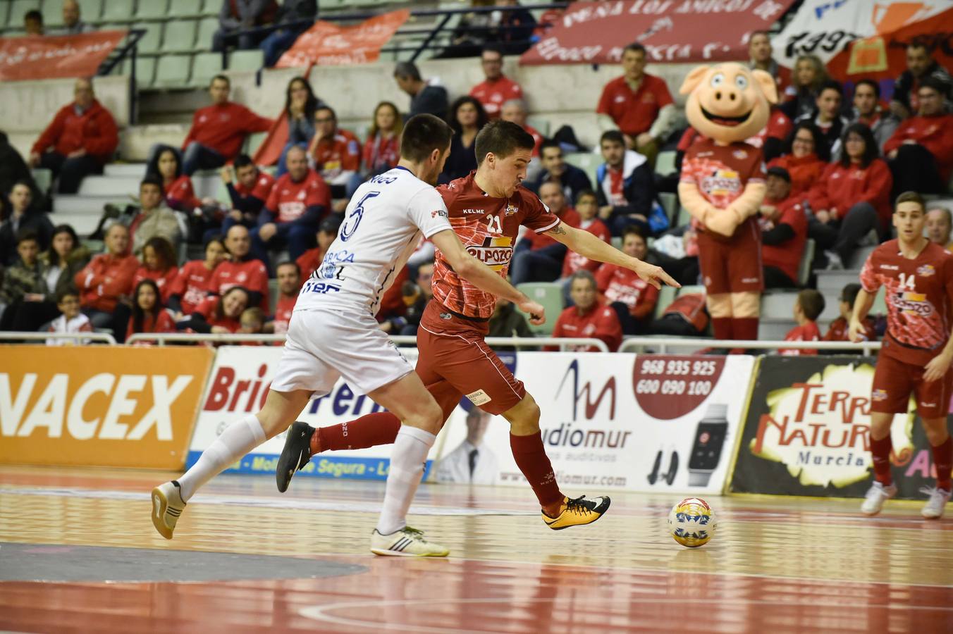 Con los ecos del 12-1 al Naturpellet Segovia, ElPozo se presentó este viernes de nuevo en casa, ante unos aficionados que volvieron a demostrar que los partidos contra los rivales de la zona baja no les atraen