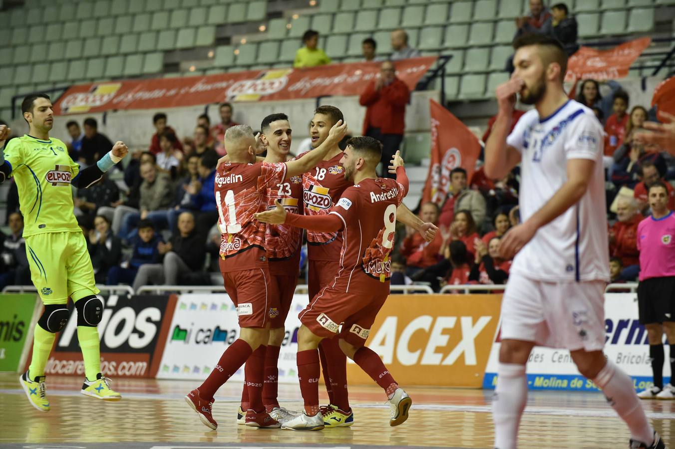 Con los ecos del 12-1 al Naturpellet Segovia, ElPozo se presentó este viernes de nuevo en casa, ante unos aficionados que volvieron a demostrar que los partidos contra los rivales de la zona baja no les atraen