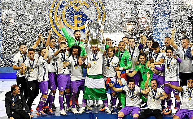La plantilla del Real Madrid, con la Champions.