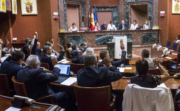 Imagen de un pleno en la Asamblea Regional. 