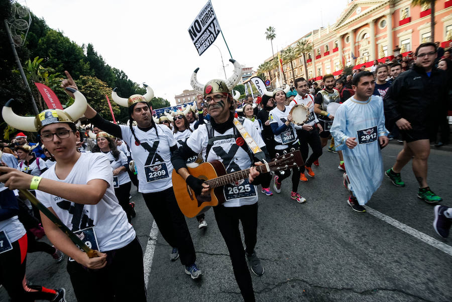Miles de corredores se han dado cita para despedir el año corriendo en una multitudinaria prueba