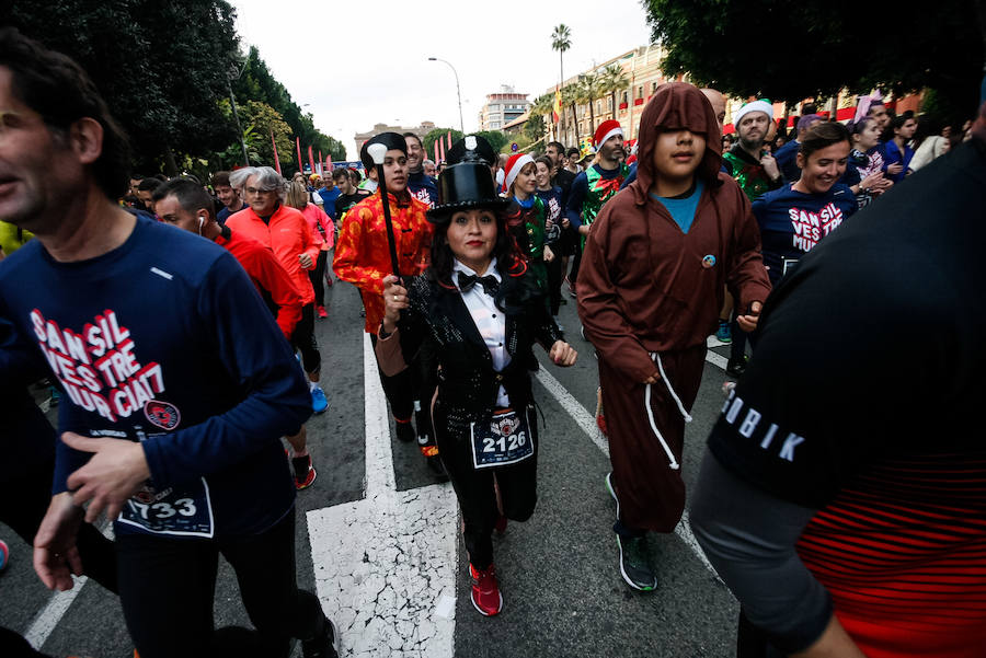 Miles de corredores se han dado cita para despedir el año corriendo en una multitudinaria prueba