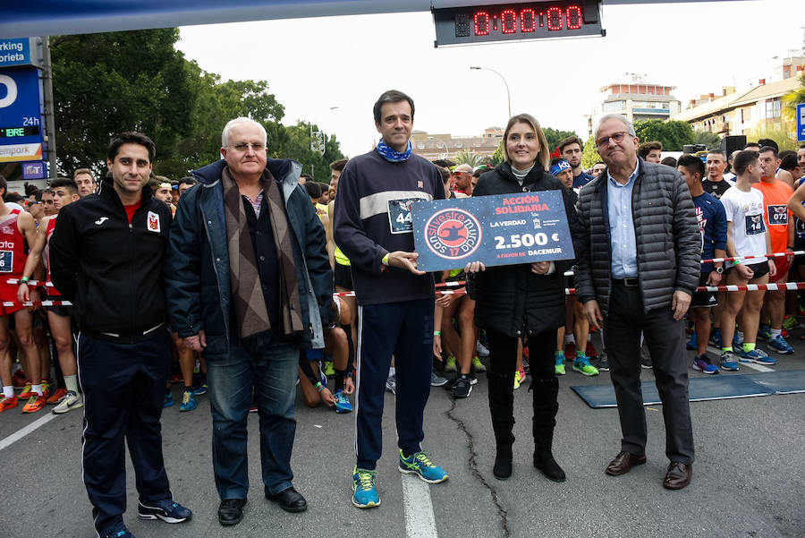 Miles de corredores se han dado cita para despedir el año corriendo en una multitudinaria prueba
