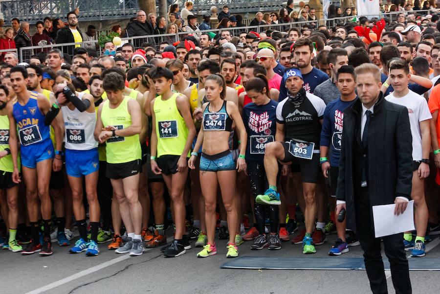 Miles de corredores se han dado cita para despedir el año corriendo en una multitudinaria prueba