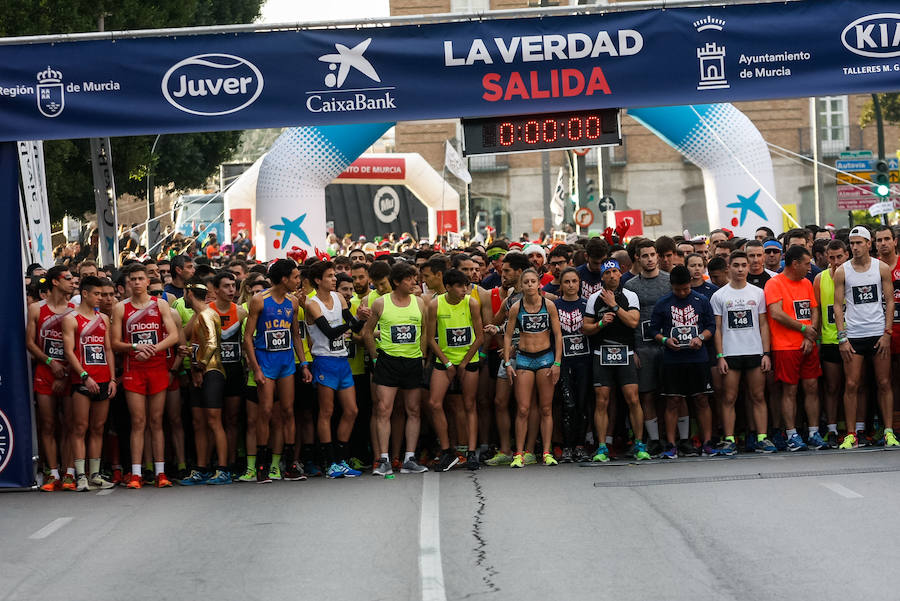 Miles de corredores se han dado cita para despedir el año corriendo en una multitudinaria prueba