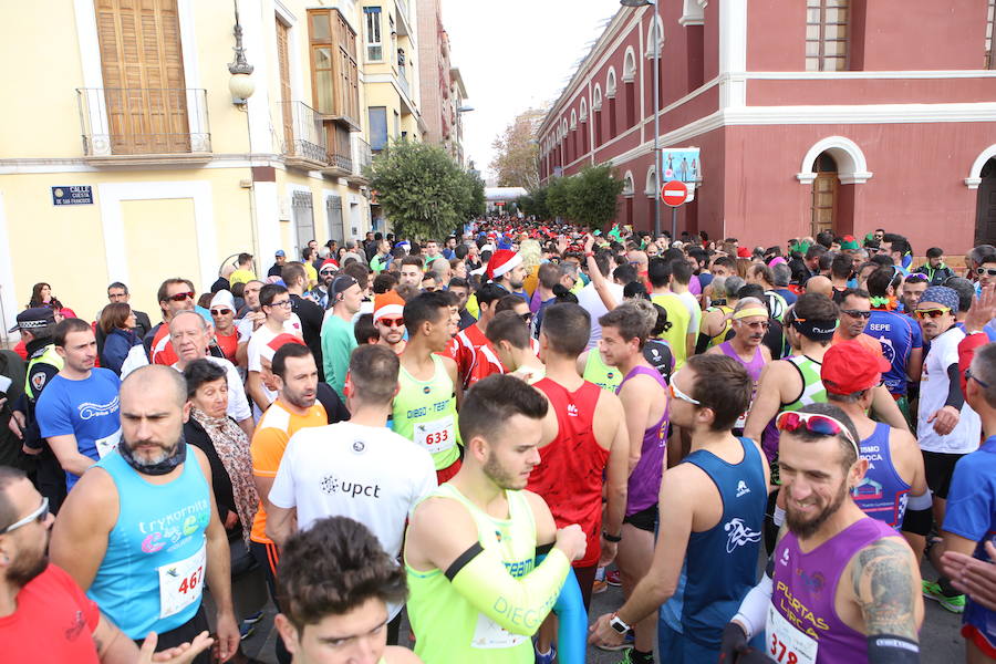 Cerca de mil corredores se han dado cita en la carrera que ha despedido el año en Lorca