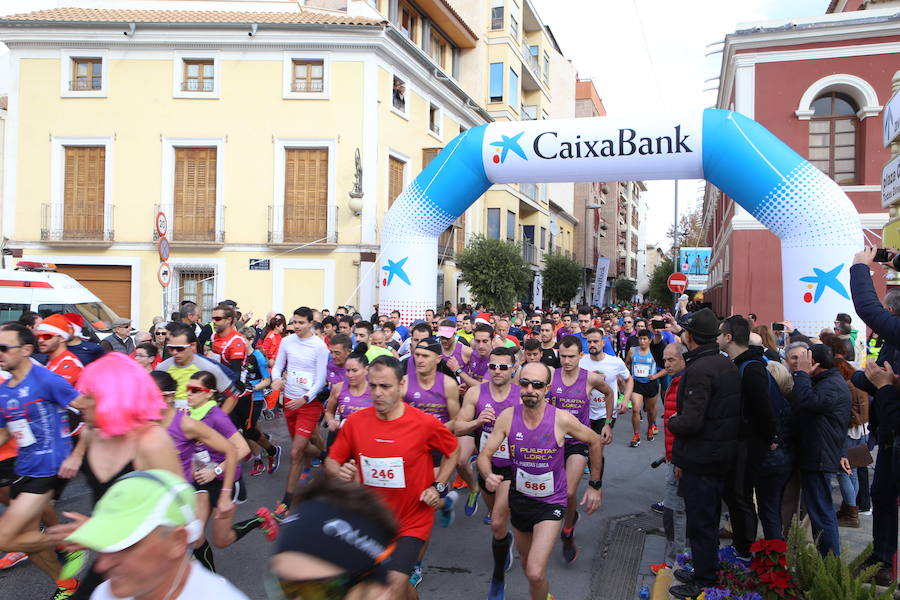 Cerca de mil corredores se han dado cita en la carrera que ha despedido el año en Lorca