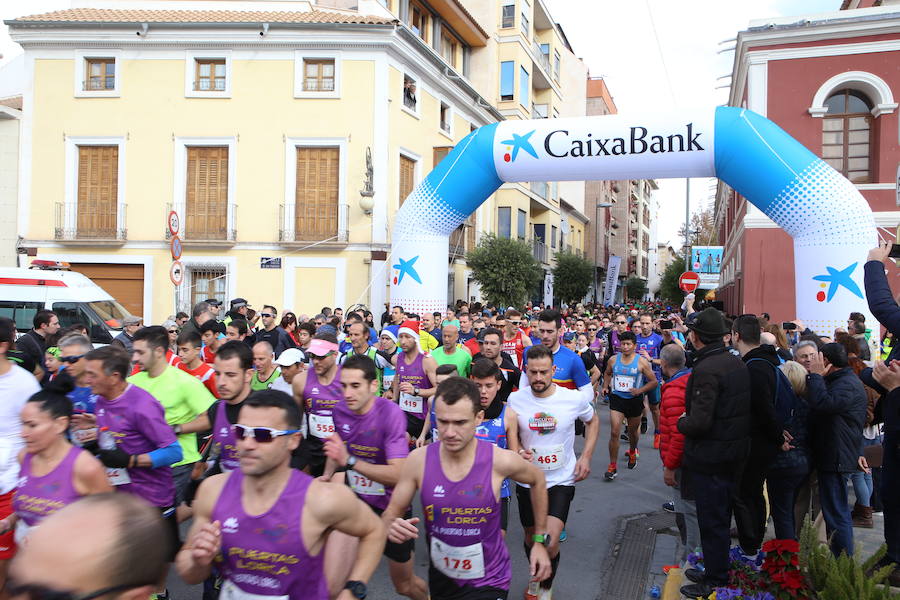 Cerca de mil corredores se han dado cita en la carrera que ha despedido el año en Lorca