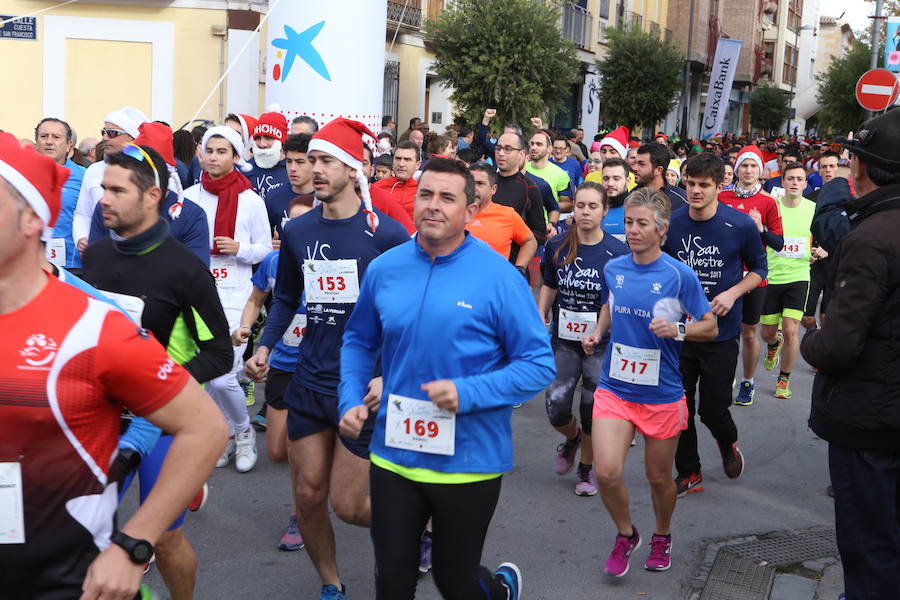 Cerca de mil corredores se han dado cita en la carrera que ha despedido el año en Lorca