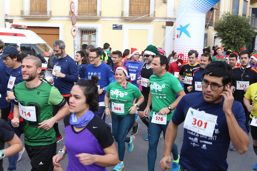 Cerca de mil corredores se han dado cita en la carrera que ha despedido el año en Lorca