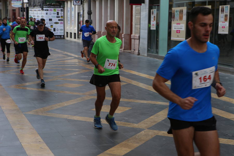 Cerca de mil corredores se han dado cita en la carrera que ha despedido el año en Lorca