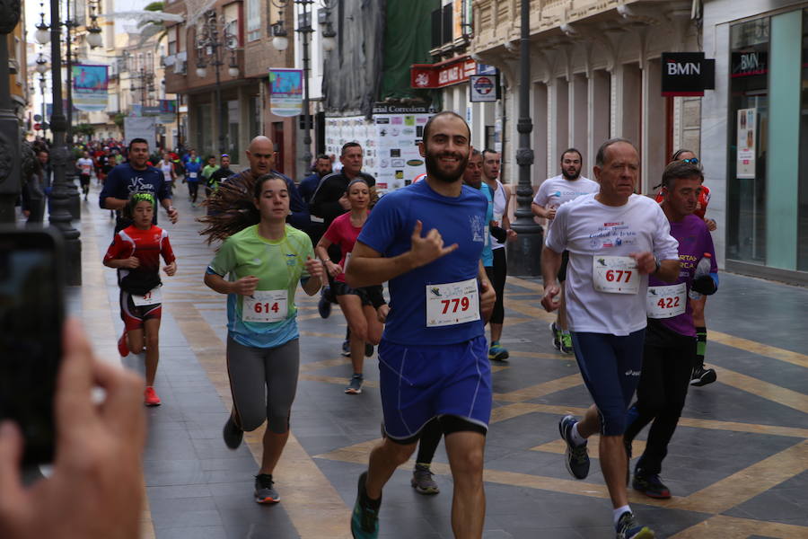 Cerca de mil corredores se han dado cita en la carrera que ha despedido el año en Lorca