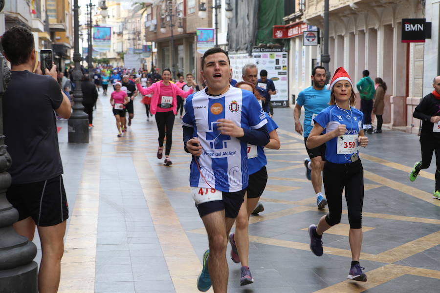 Cerca de mil corredores se han dado cita en la carrera que ha despedido el año en Lorca