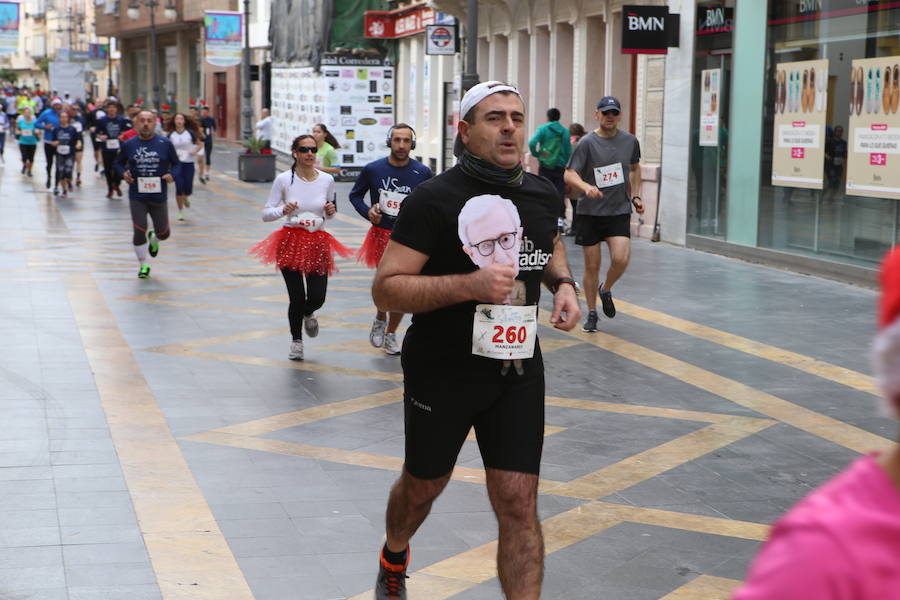 Cerca de mil corredores se han dado cita en la carrera que ha despedido el año en Lorca