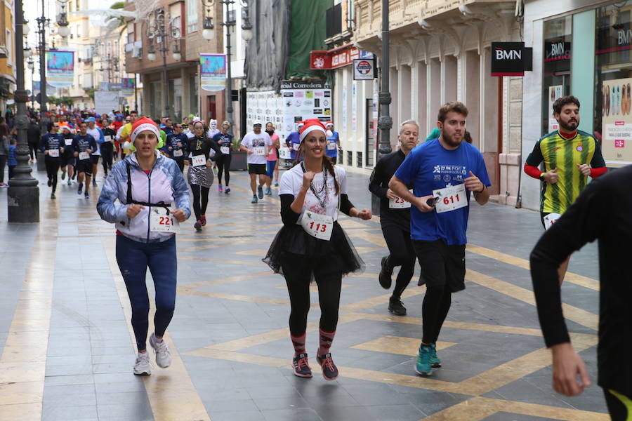 Cerca de mil corredores se han dado cita en la carrera que ha despedido el año en Lorca