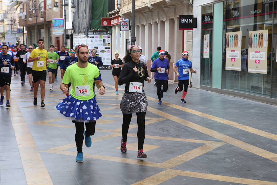 Cerca de mil corredores se han dado cita en la carrera que ha despedido el año en Lorca