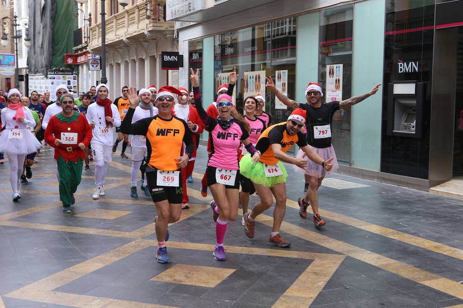 Cerca de mil corredores se han dado cita en la carrera que ha despedido el año en Lorca