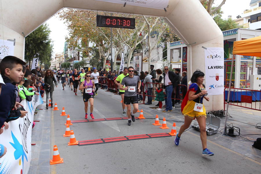 Cerca de mil corredores se han dado cita en la carrera que ha despedido el año en Lorca