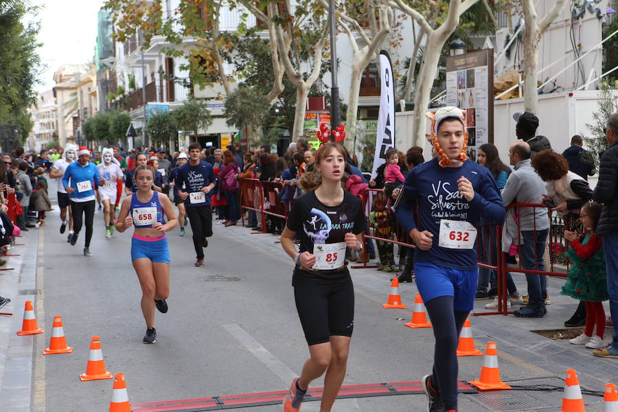 Cerca de mil corredores se han dado cita en la carrera que ha despedido el año en Lorca