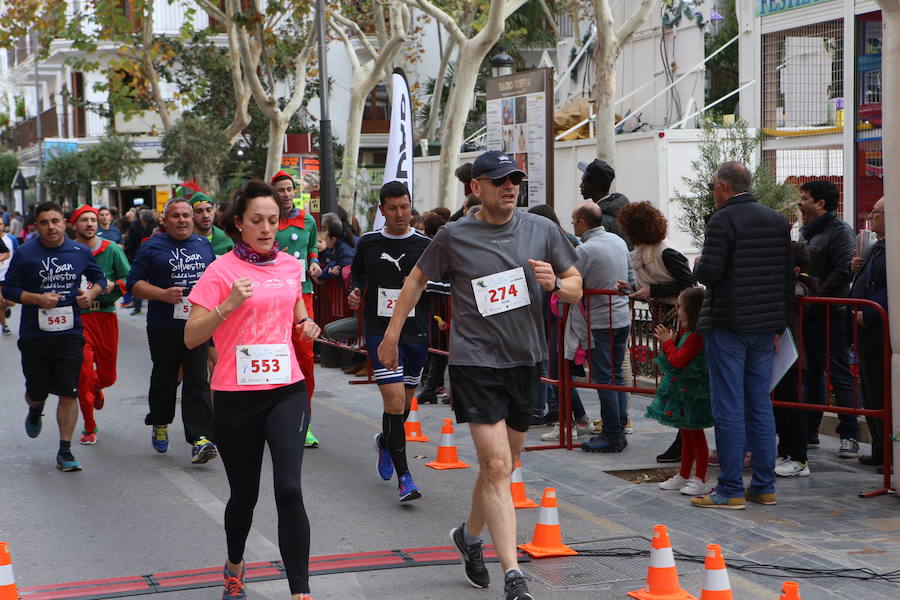 Cerca de mil corredores se han dado cita en la carrera que ha despedido el año en Lorca