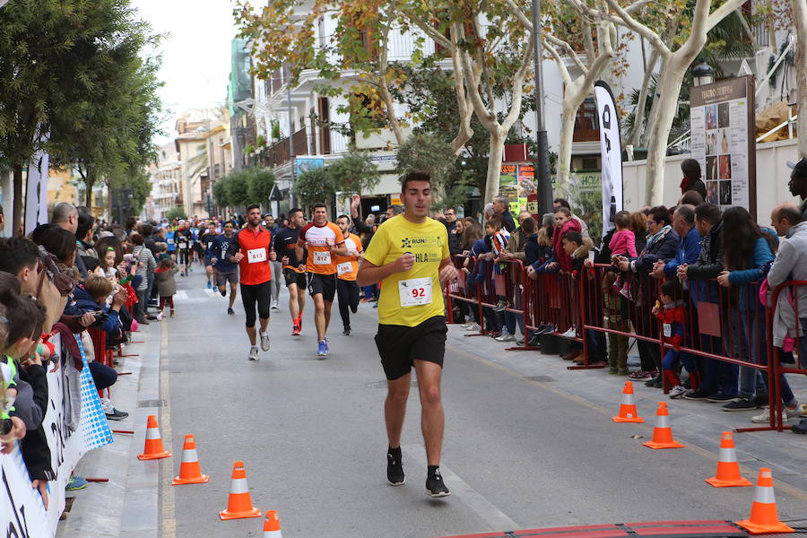 Cerca de mil corredores se han dado cita en la carrera que ha despedido el año en Lorca