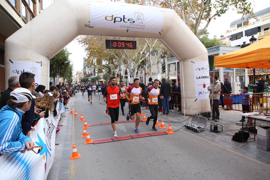 Cerca de mil corredores se han dado cita en la carrera que ha despedido el año en Lorca