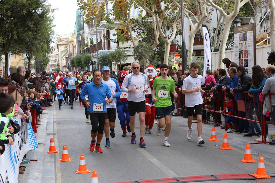 Cerca de mil corredores se han dado cita en la carrera que ha despedido el año en Lorca