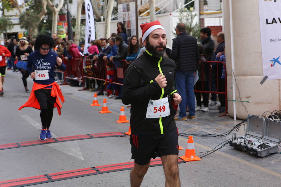 Cerca de mil corredores se han dado cita en la carrera que ha despedido el año en Lorca