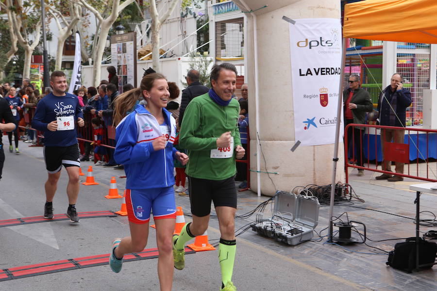 Cerca de mil corredores se han dado cita en la carrera que ha despedido el año en Lorca