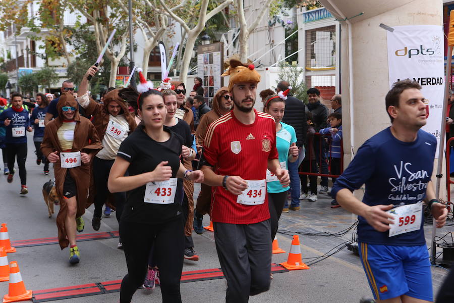 Cerca de mil corredores se han dado cita en la carrera que ha despedido el año en Lorca