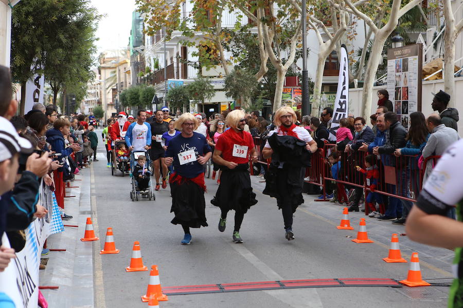 Cerca de mil corredores se han dado cita en la carrera que ha despedido el año en Lorca