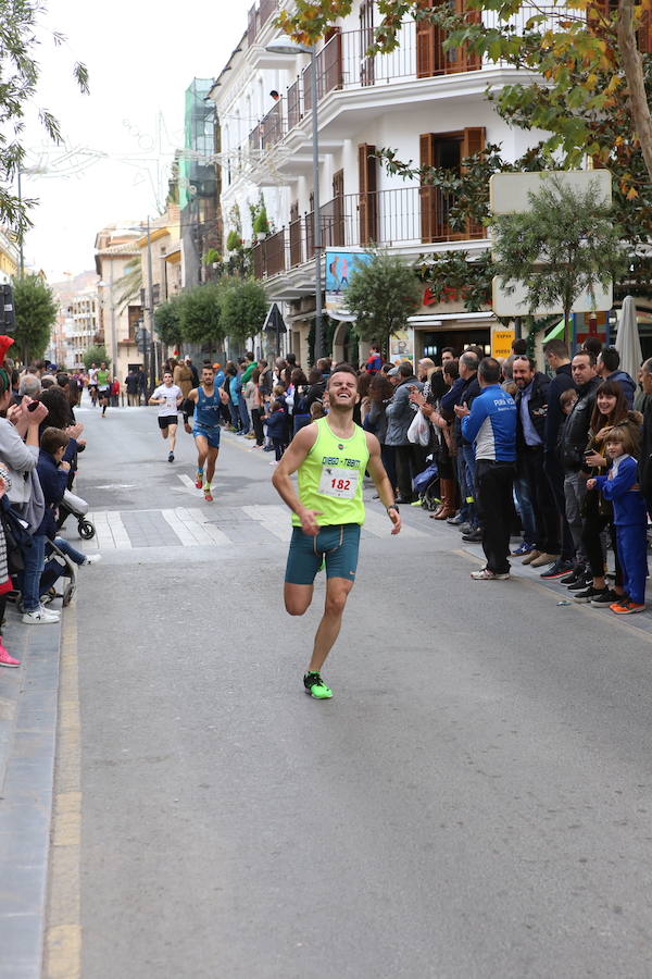 Cerca de mil corredores se han dado cita en la carrera que ha despedido el año en Lorca