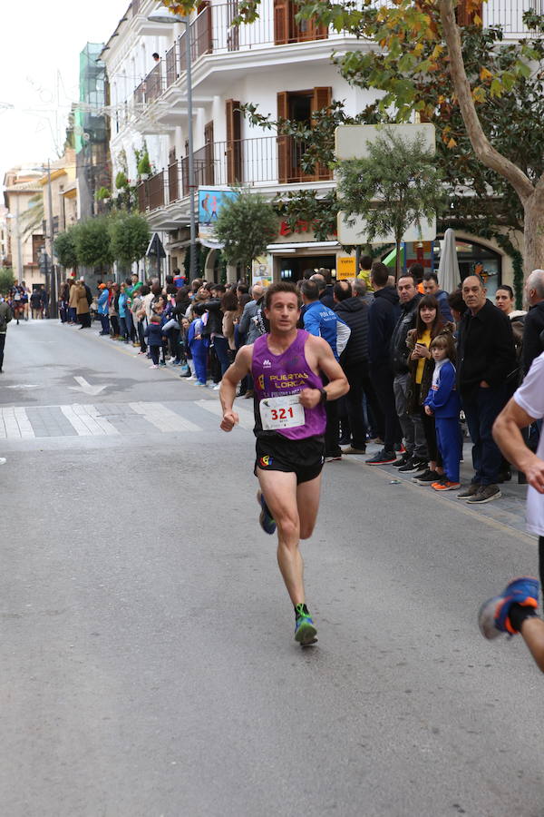 Cerca de mil corredores se han dado cita en la carrera que ha despedido el año en Lorca