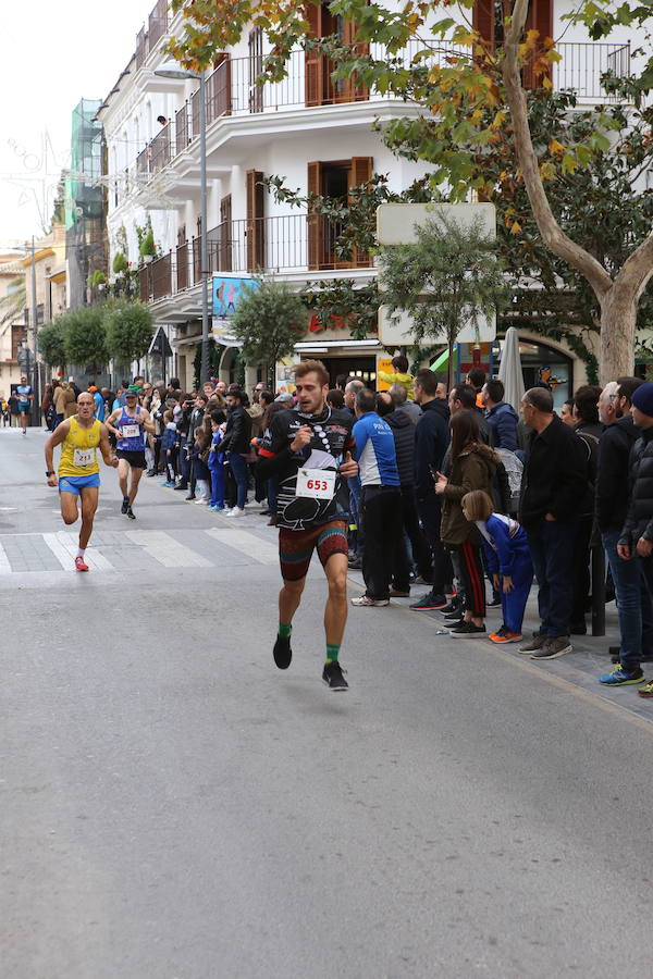 Cerca de mil corredores se han dado cita en la carrera que ha despedido el año en Lorca