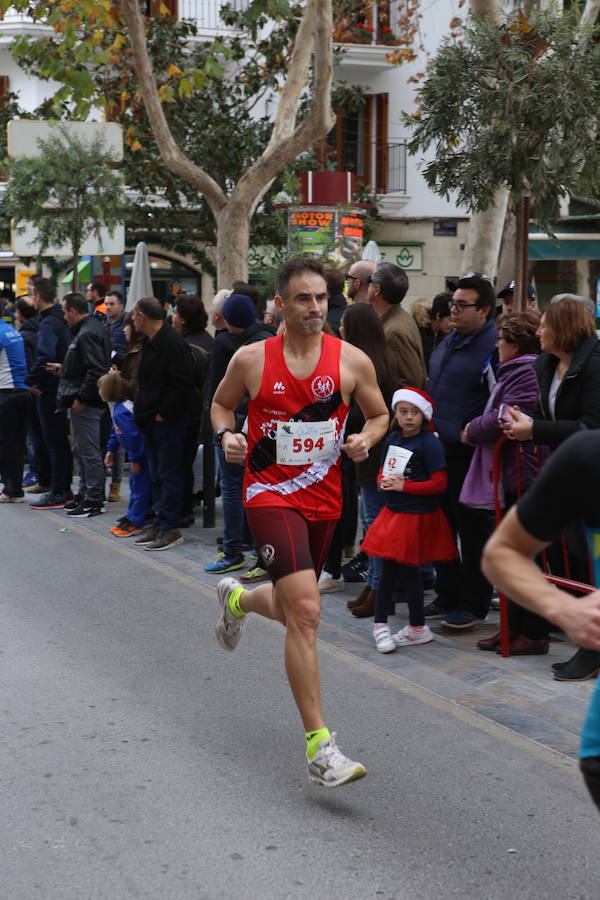 Cerca de mil corredores se han dado cita en la carrera que ha despedido el año en Lorca