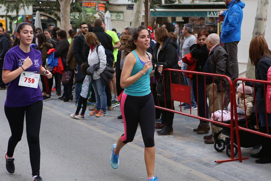 Miles de corredores han despedido el año corriendo por las calles de Lorca