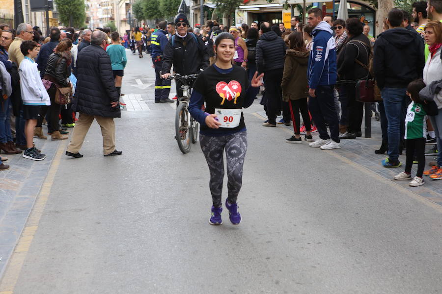 Miles de corredores han despedido el año corriendo por las calles de Lorca