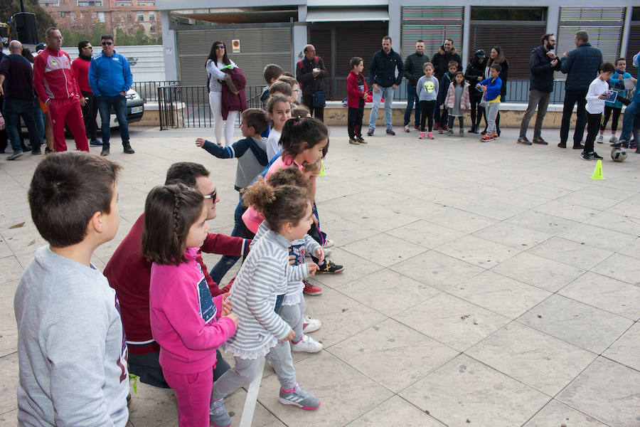 La prueba para niños de entre 5 y 11 años llenó el Malecón de carreras, saltos y lanzamientos