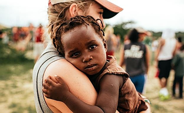 Nunca es tarde para aspirar a una mejorada versión de uno mismo. Podemos aprender francés o hacernos cooperantes.