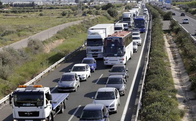 Retenciones en la autovía A-7, a la altura de Alcantarilla.