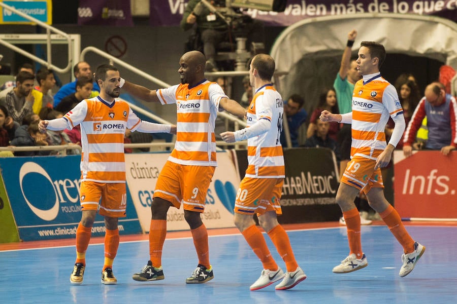 El conjunto de Duda remonta una desventaja de hasta tres goles y consigue llevarse un encuentro marcado por el debut de Xuxa y Fernando Drasler y las paradas de Raúl Jerez