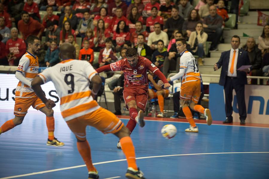 El conjunto de Duda remonta una desventaja de hasta tres goles y consigue llevarse un encuentro marcado por el debut de Xuxa y Fernando Drasler y las paradas de Raúl Jerez