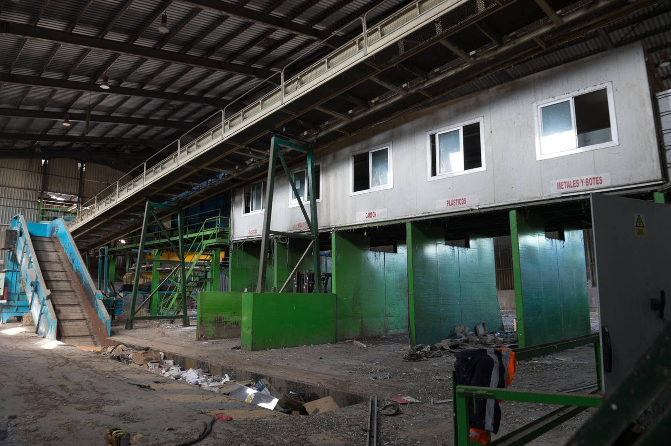 El Gobierno valenciano estudia aportar 1,3 millones; en febrero se retomarán los trabajos desmantelando una balsa de lixiviados