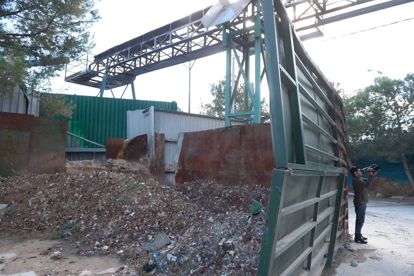 El Gobierno valenciano estudia aportar 1,3 millones; en febrero se retomarán los trabajos desmantelando una balsa de lixiviados