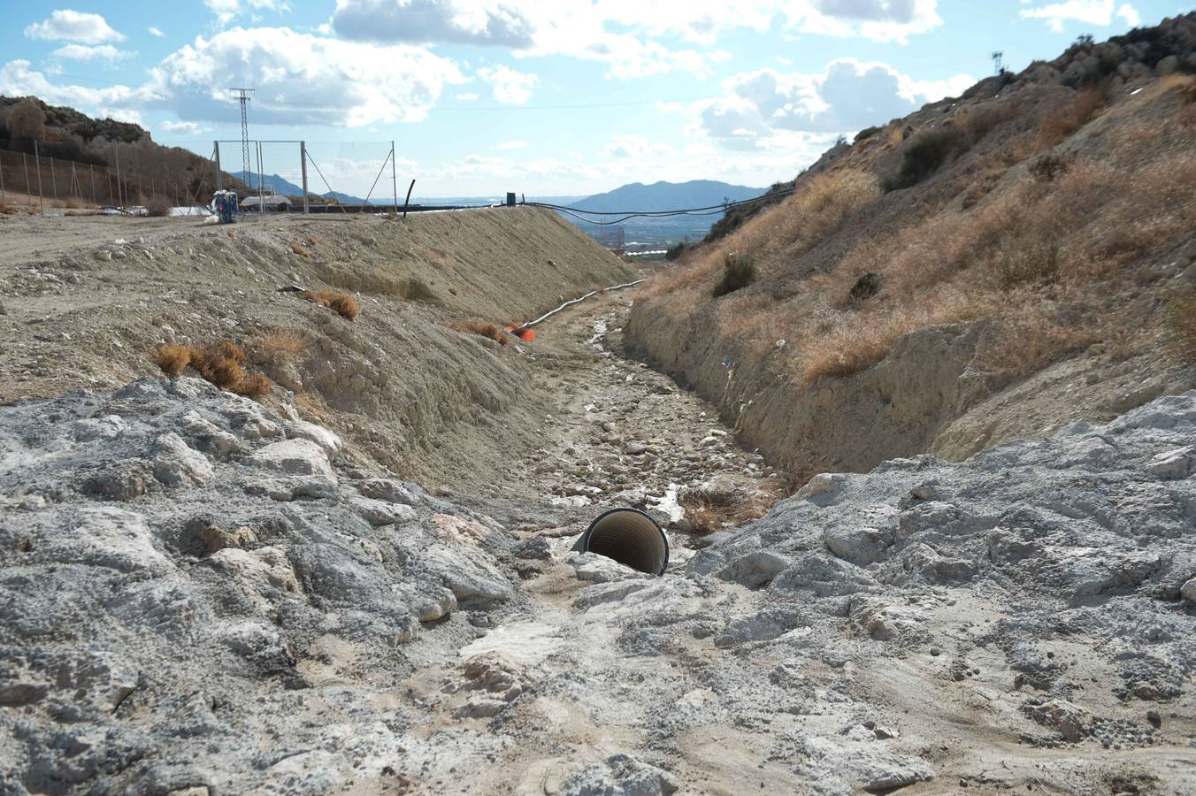 El Gobierno valenciano estudia aportar 1,3 millones; en febrero se retomarán los trabajos desmantelando una balsa de lixiviados