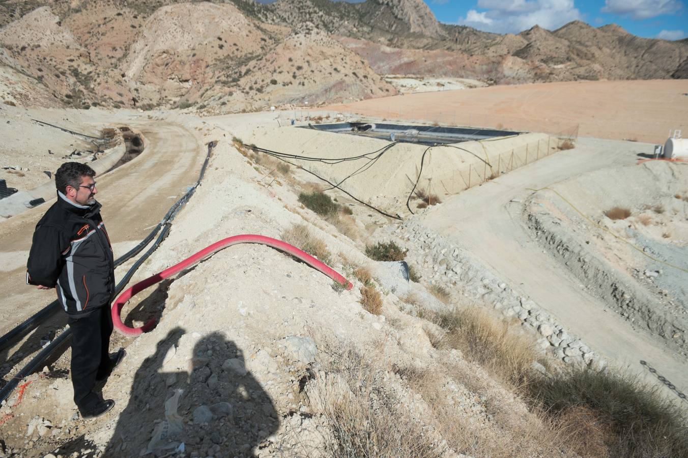 El Gobierno valenciano estudia aportar 1,3 millones; en febrero se retomarán los trabajos desmantelando una balsa de lixiviados