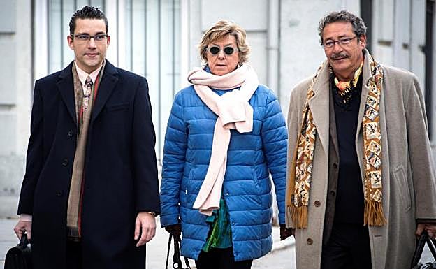 Pilar Barreiro, en el centro de la imagen.